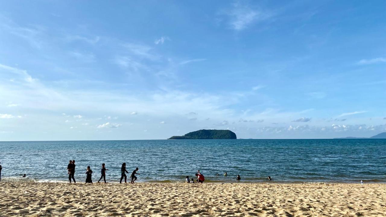 Nazza Homestay Besut With Swimming Pool Kampung Raja Экстерьер фото