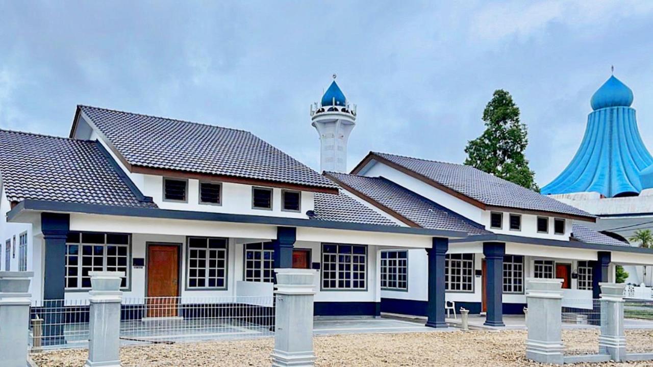 Nazza Homestay Besut With Swimming Pool Kampung Raja Экстерьер фото